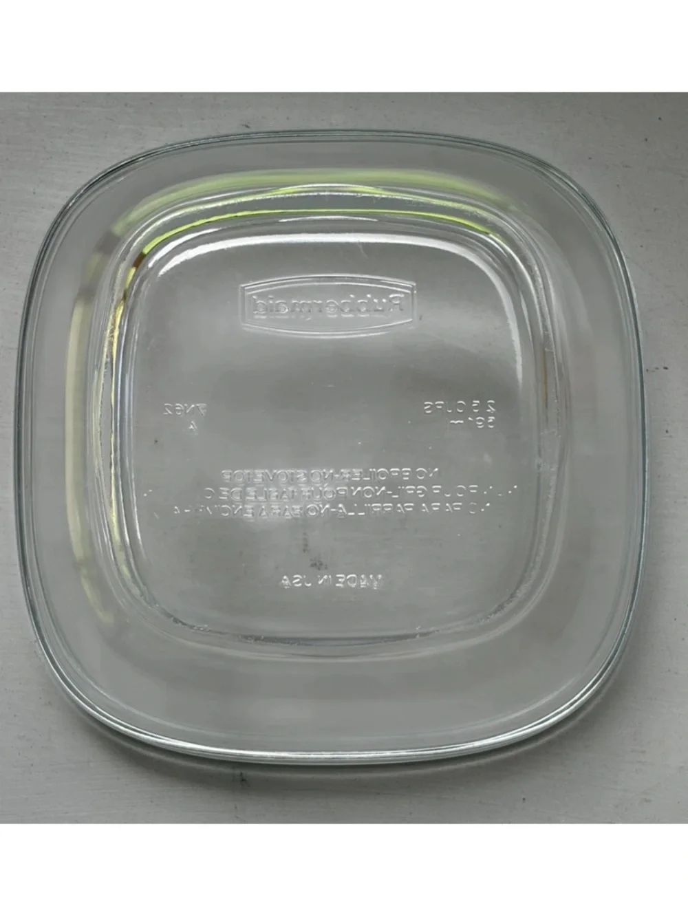 2- Rubbermaid Glass Food Storage Containers 2.5 Cup Square with Red Lids